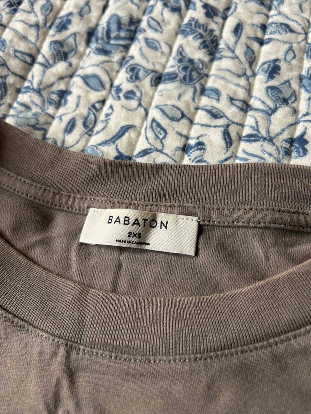 Aritzia Babaton Shoulder Pad Shirt - Picture 2 of 4
